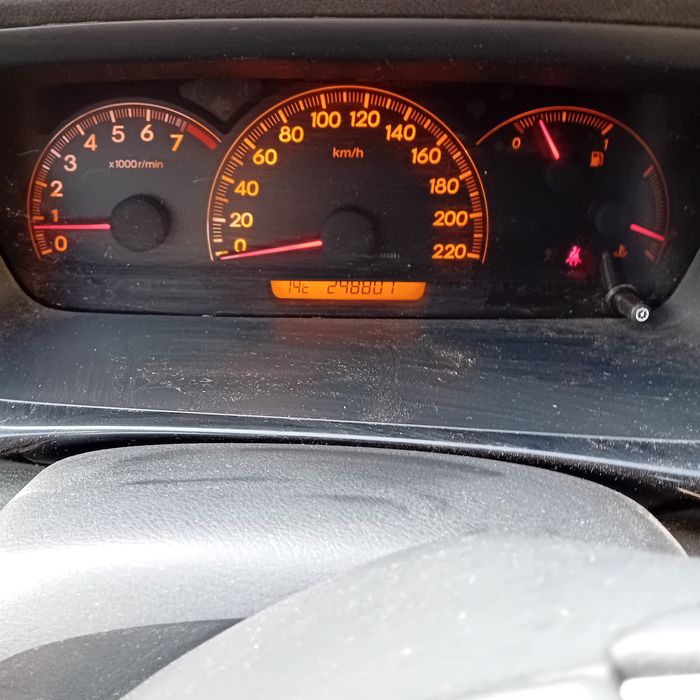 Продавам лек автомобил Honda FRV