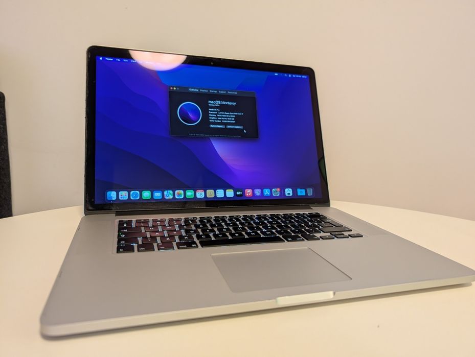 MacBook Pro Retina 15 mid 2015 16GB RAM 250GB SSD