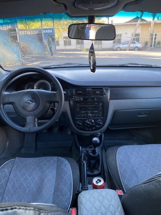 Lacetti 2011 sotiladi