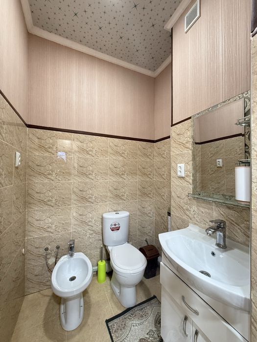 22-maktab yonidan 3 xonalik kvartira sotiladi