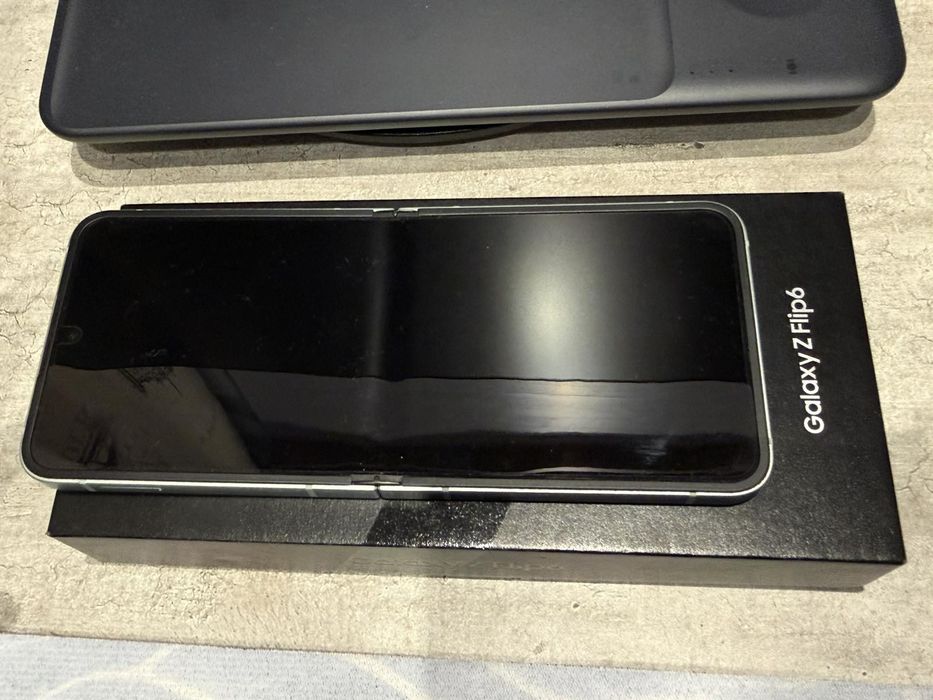 Samsung galaxy flip 6