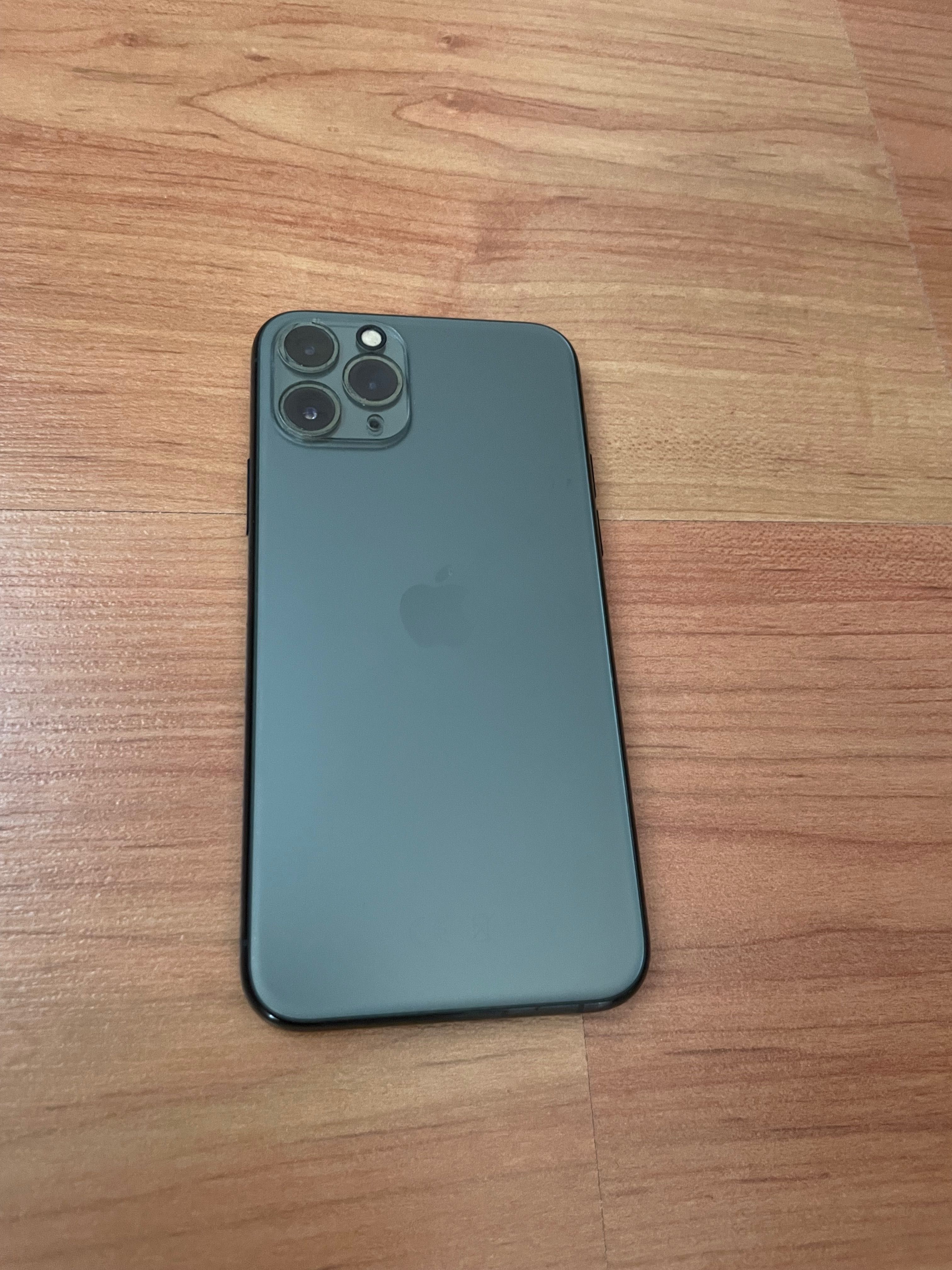 Iphone 11 pro + screen protector