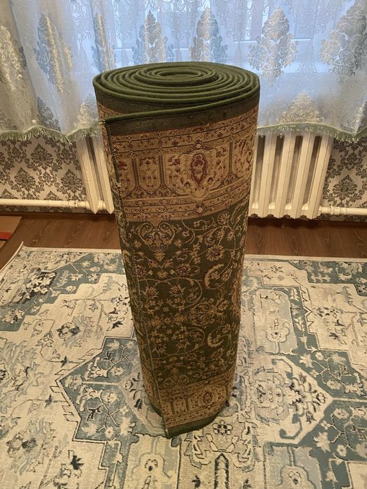 Длинный ковёр…..
