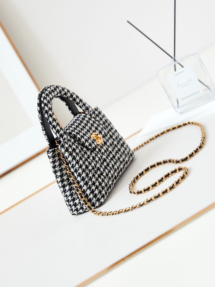 Geanta Chanel 19 cm