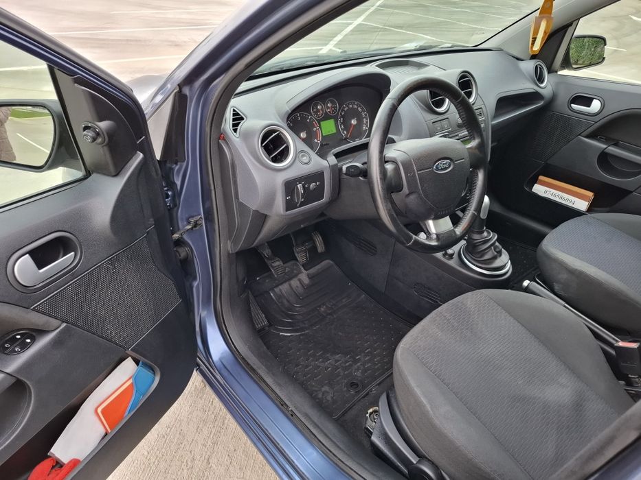 Vând Ford Fiesta an 2006