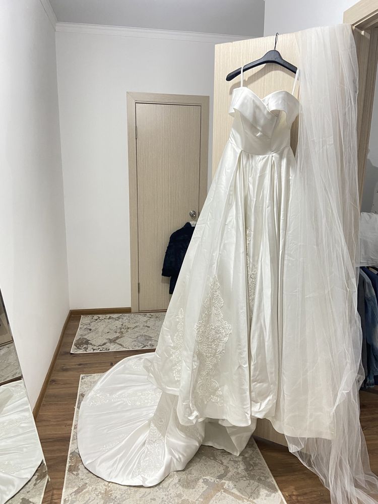 Свадебное платье 20.000 тг