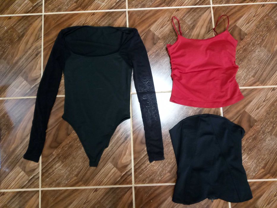 Спортивный топик в отличном состоянии+ шейкер 50 тыс