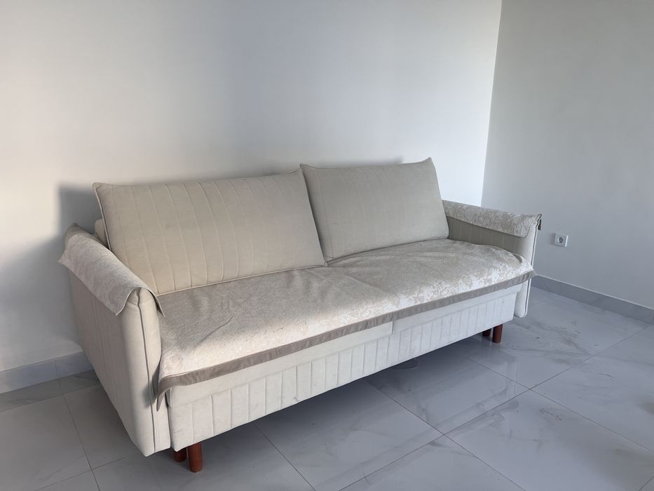 продам раскладной диван белый светлый