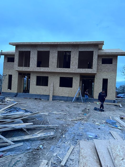 Doriți o casa din lemn, o cabana, o casă din container, garaje auto