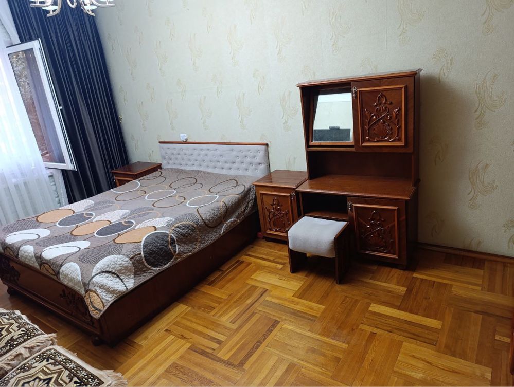 Продаётся вся мебель Стенка, 2 спальных гарнитура и кухня