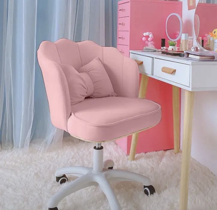 Новое  кресло со склада на колесиках