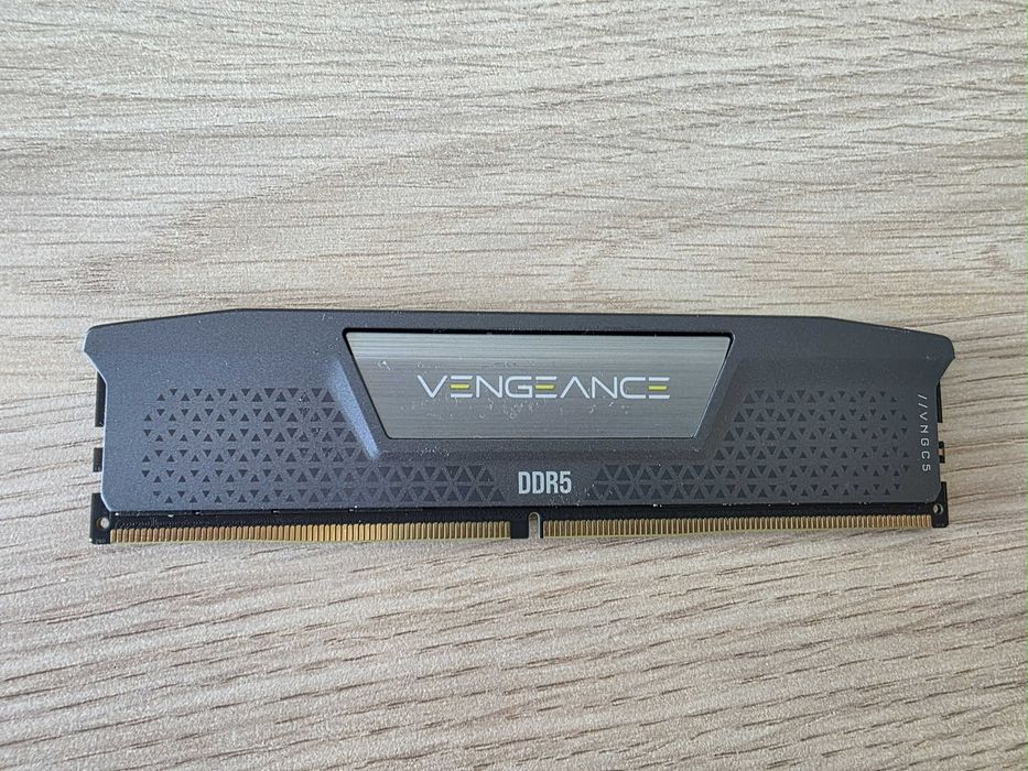 Memorie CORSAIR VENGEANCE (1x32GB) DDR5, 6000MHz, C40, XMP 3.0