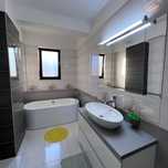 Închiriez apartament cu două camere în Apusului Residence
