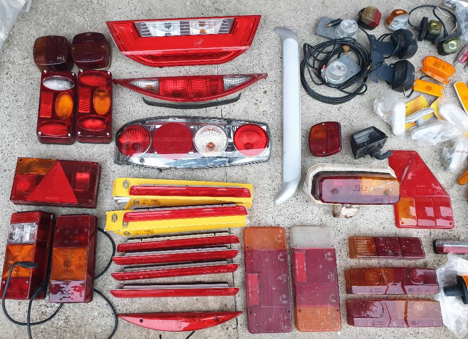 Triple, lampi spate , perimetrale ,etc pentru rulote , autorulote