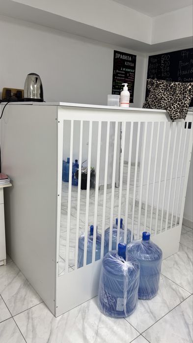 Продам ресепшен. Большой.