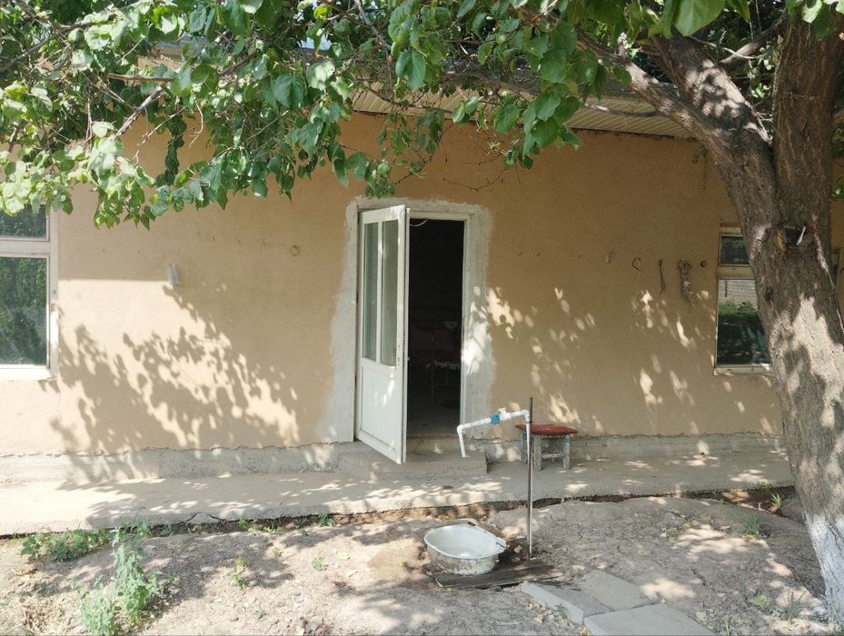 6 sotix yer sotiladi