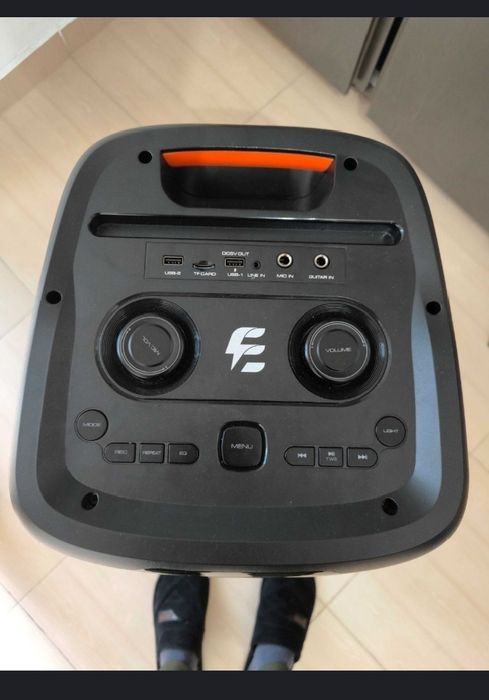 Vând urgent boxă E boda