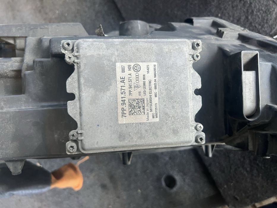 Оригинални Фарове VW Passat 8 ляв и десен 3g2941035h Фар Пасат B8