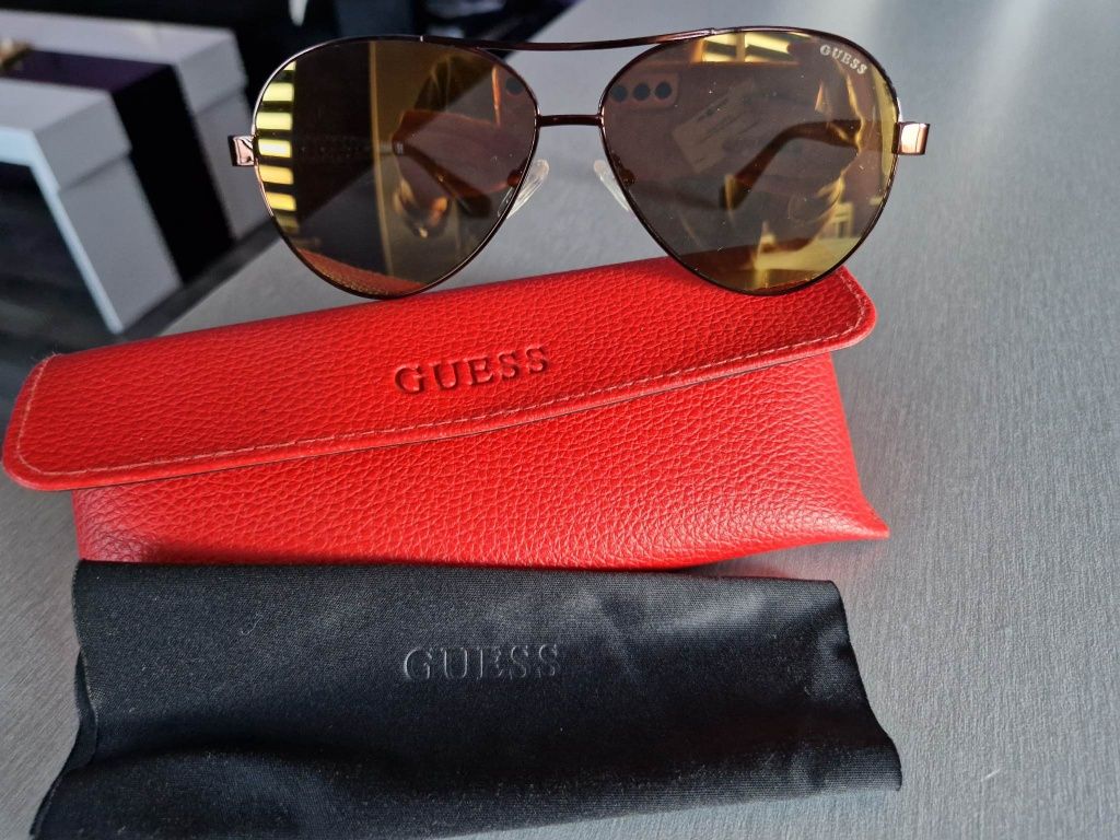 Слънчеви очила GUESS