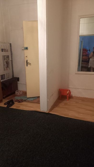 Продаю 3ком квартиру на сергели 3 ,/1етаж