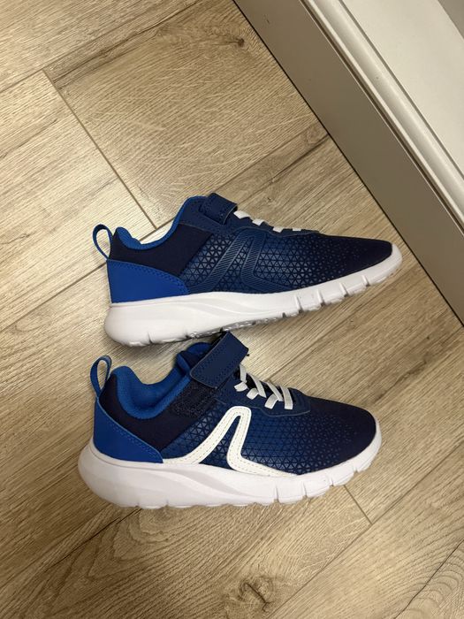 Adidasi Decathlon marimea 32