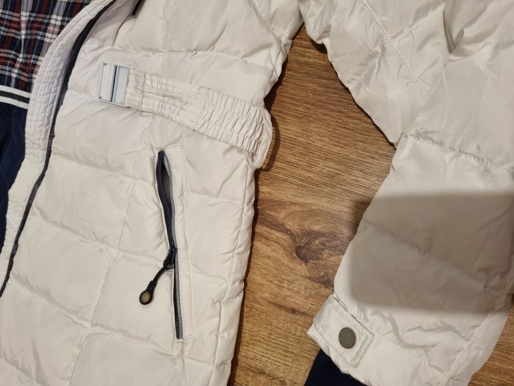 Белая куртка размер  L