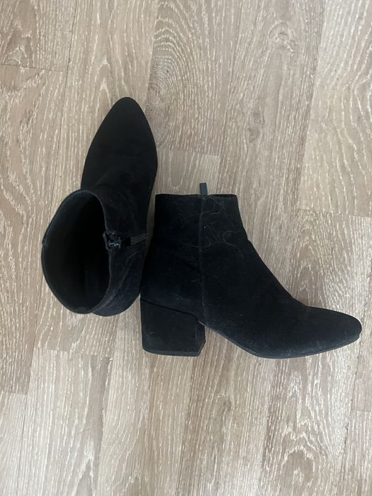 Полусапожки фирмы экко,качественные ,размер 36,натуральный нубкк