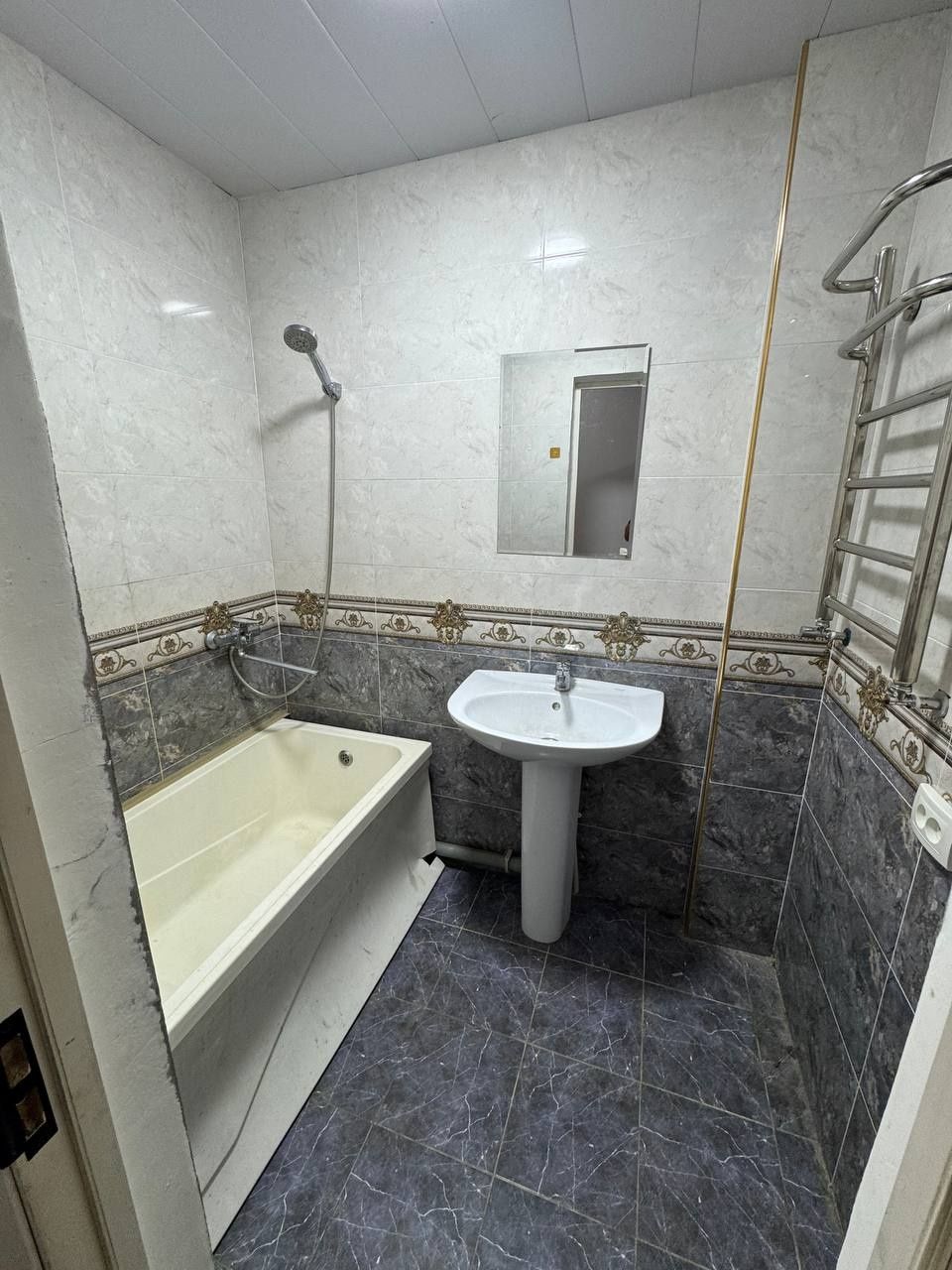 Юнусабад 6 квартал Дипломат 2/11/16 (42²+9²) продаётся новостройка