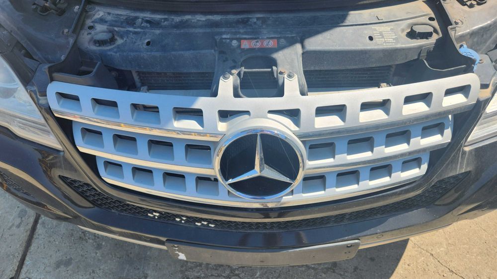 Grila frontala capota Mercedes ML W164 originala ML280 ML320 ML350 420