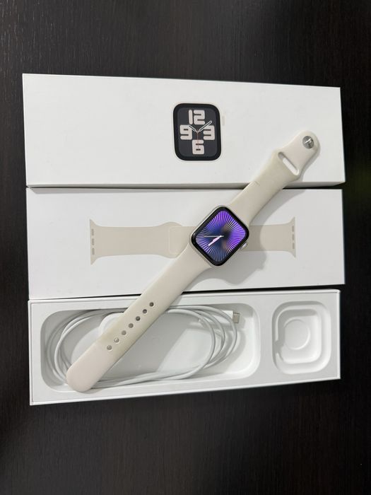 Apple Watch SE Gen2 GPS 40mm Starlight Aluminium