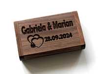 Stick de memorie/USB Flash Drive si cutie din lemn personalizata