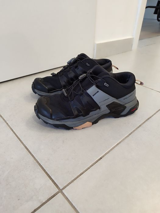 Vând URGENT și NEGOCIABIL pantofi sport ORIGINALI Salomon, dama, 39