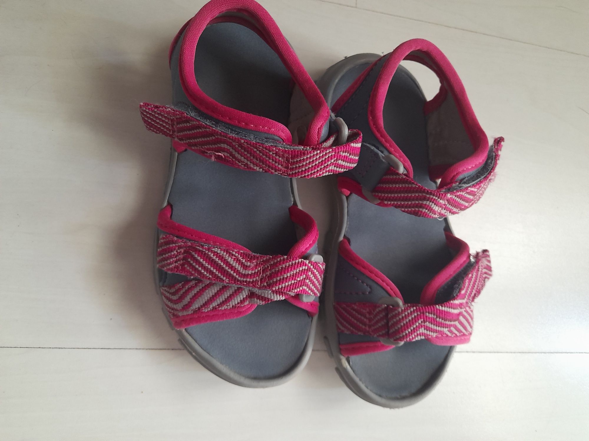 Сандали Crocs 26/27 и сандали делатлон 26/27 момиче