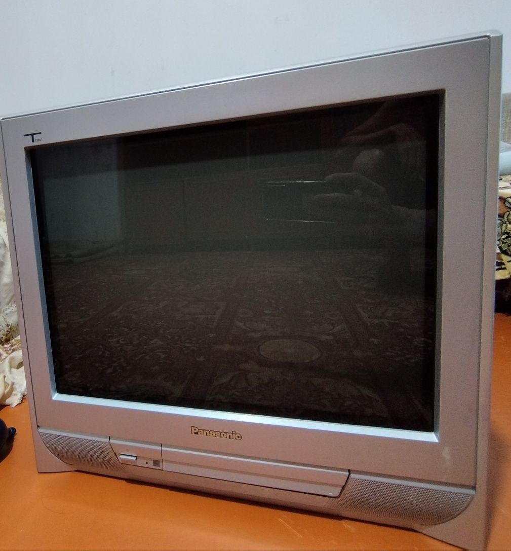 Телевизор Panasonic с пультом в отл сост