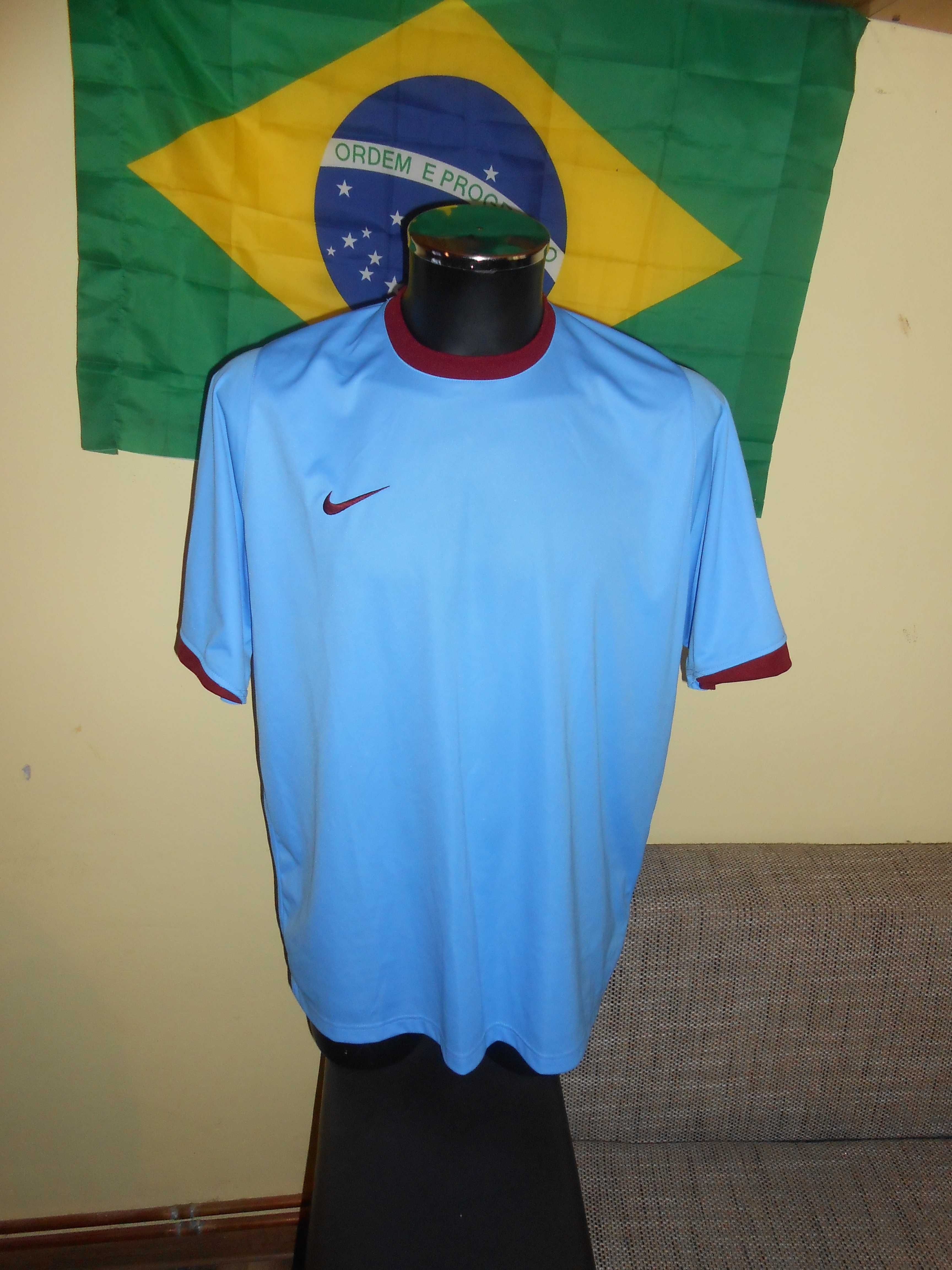 tricou nike marimea XL original cu cod pe eticheta