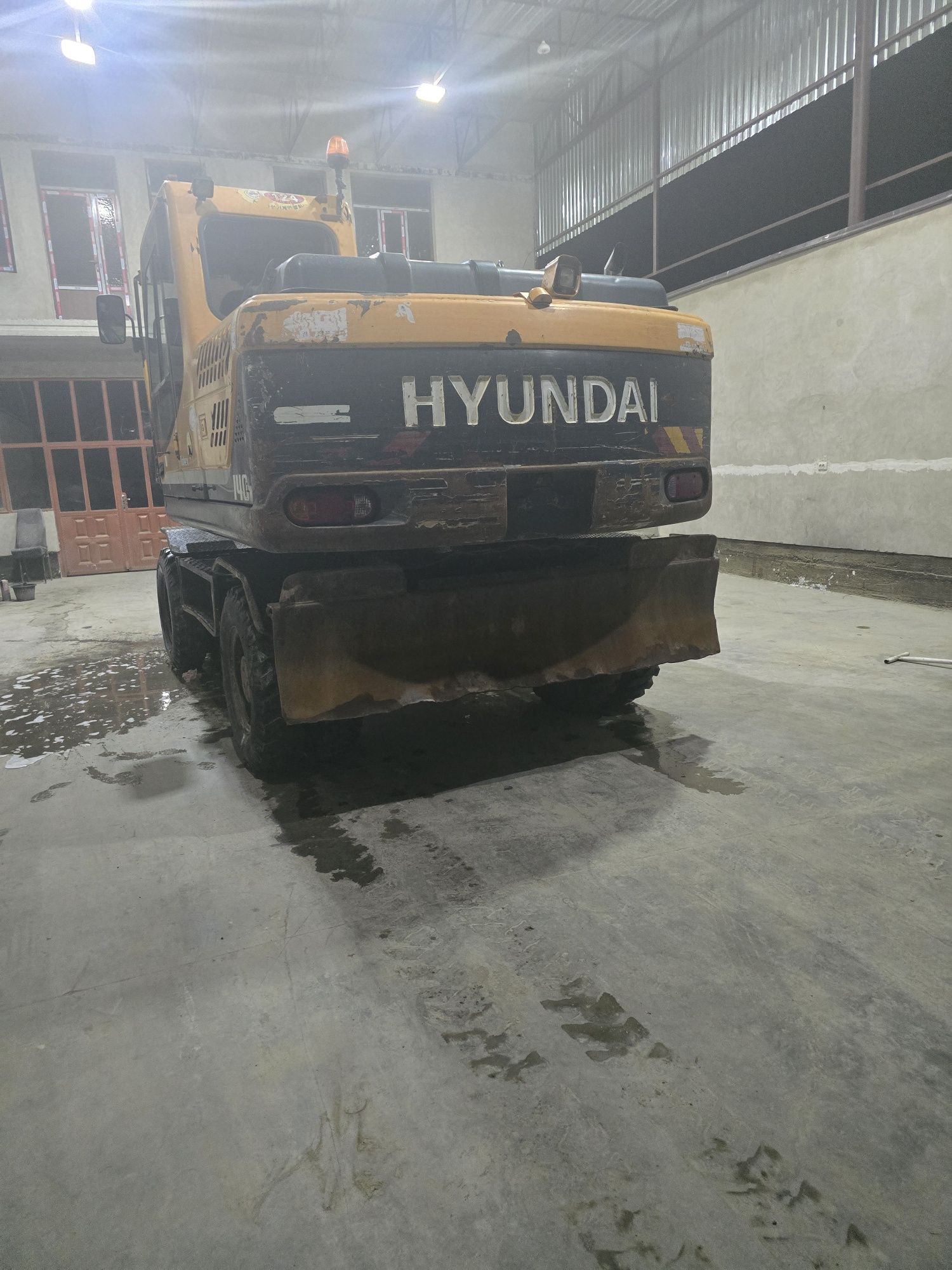 Ekskavator Hyundai w140