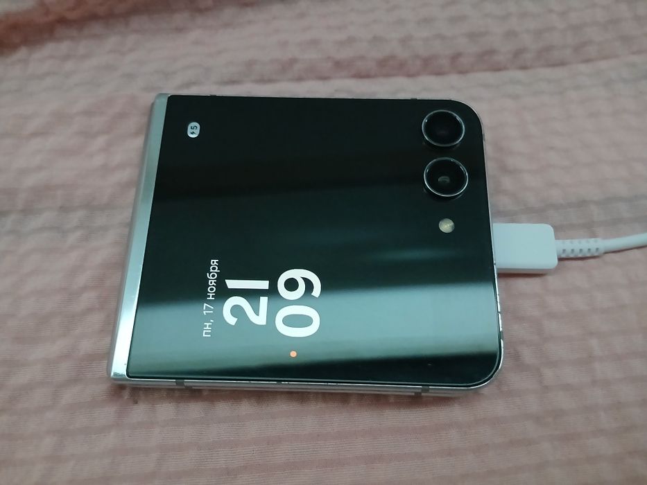 Смартфон Samsung Galaxy Z Flip5 8 ГБ/512 ГБ

зеленый