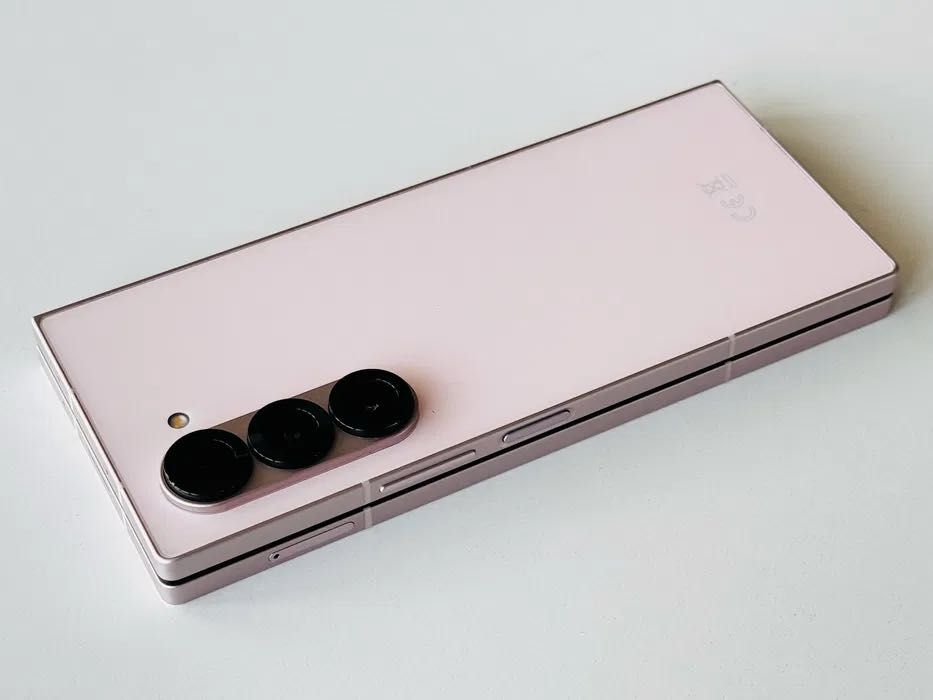 Samsung Galaxy Z Fold 6 256GB Pink Гаранция 6 месеца