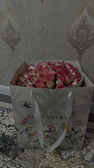 свежие и дешовые 51штук роза