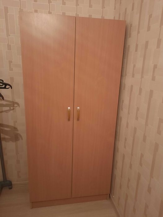 Двустворчатый шкаф