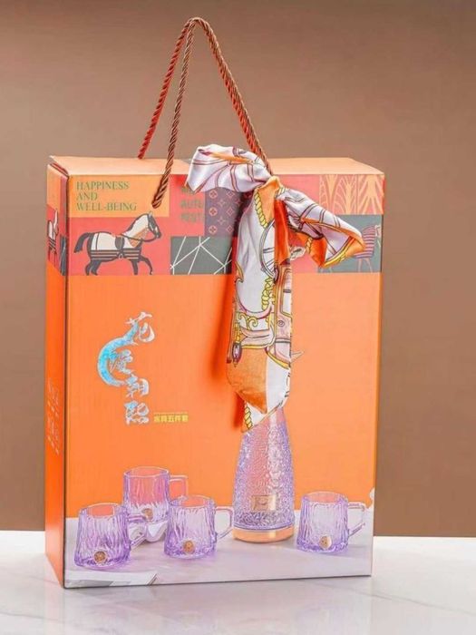 Графин из стекла для воды и напитков с4 стаканами в подарочной коробке