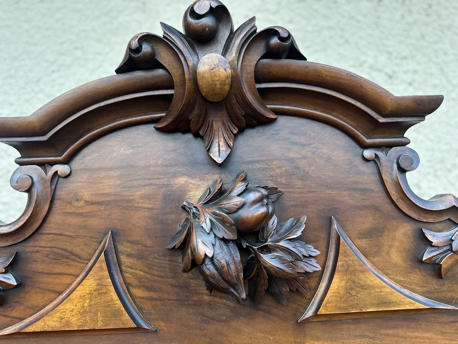 Антикварен бюфет/сервант от орех.