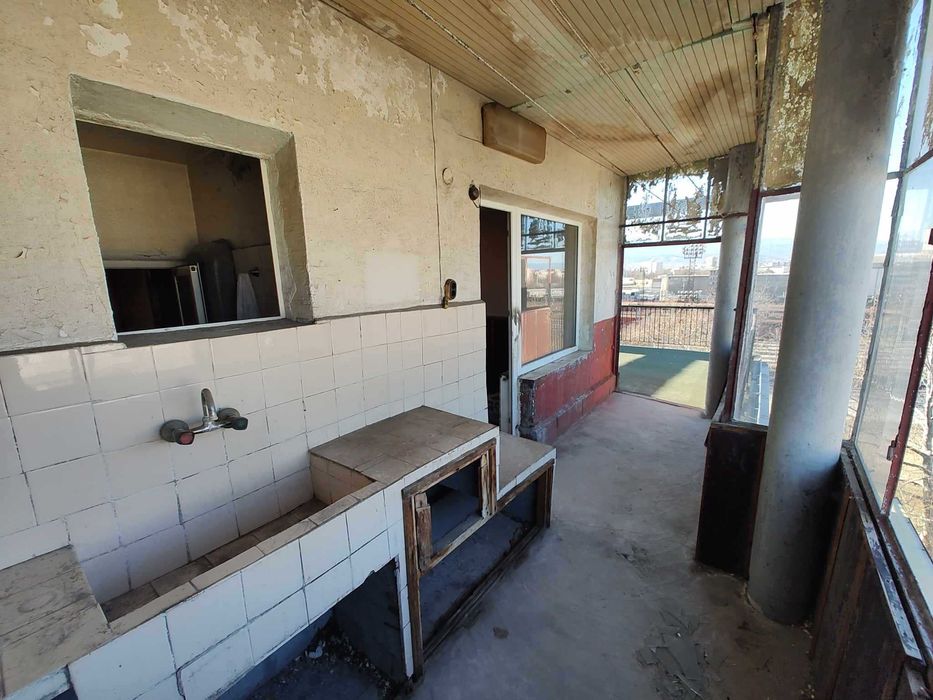 Продава се Тристаен апартамент в Пловдив, Остромила - 74 кв.м за 1271 €/кв.м - Снимка #10