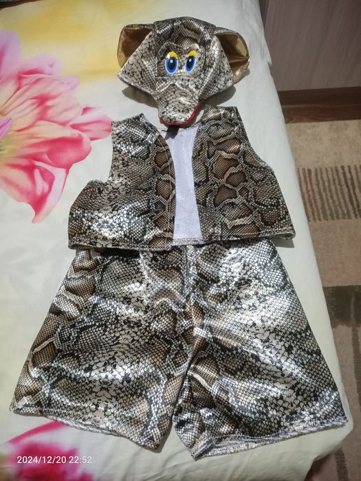 Продам костюм змейки