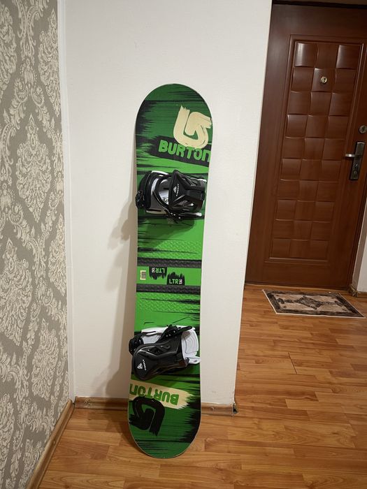 Placa snowboard 130 cm burton cu legaturi
