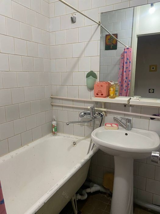 Сдается трёхкомнатная квартира
Возле университета КИУФ на 4 этаже. В к