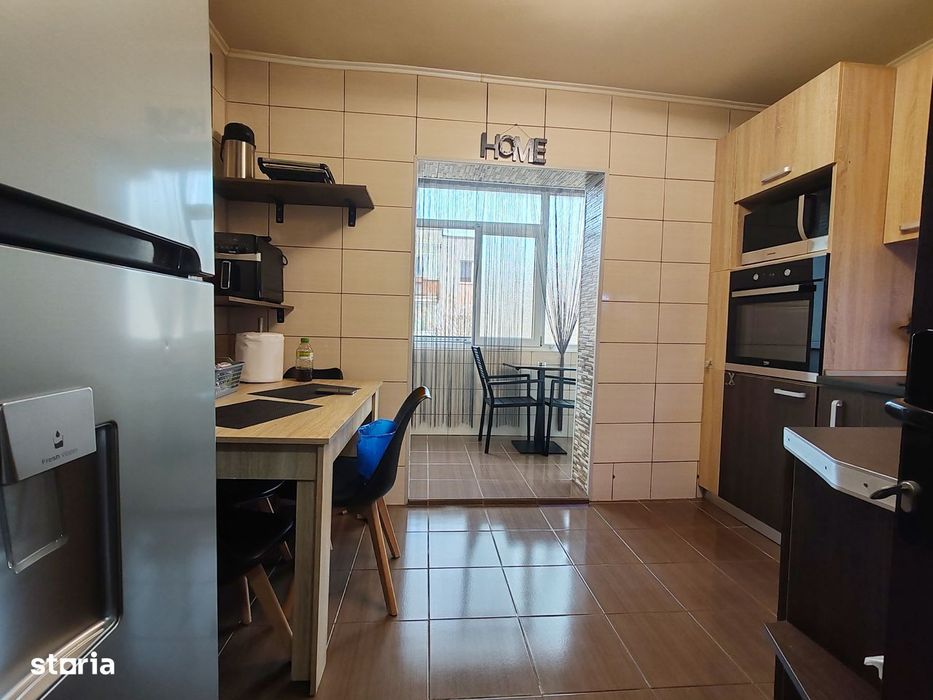 Apartament 3 camere Bibescu Vodă/Craiovei,DEC.,et. 3, renovat, mobilat
