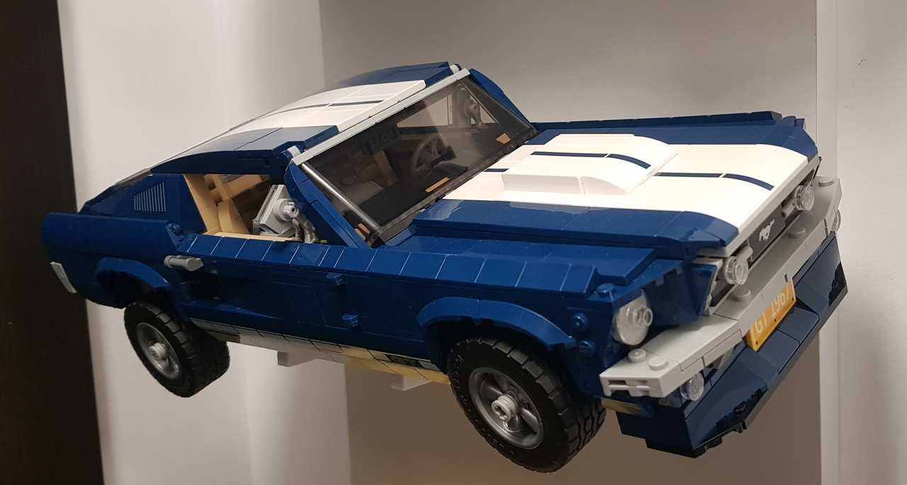LEGO Creator - Suport montare perete / Expunere vehicule de colectie