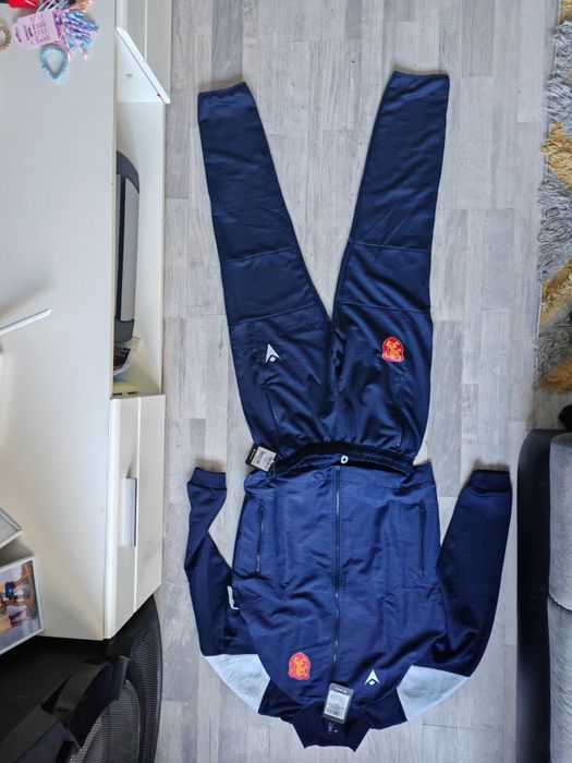 Официален екип сет на националния отбор по футбол на България, Л разме