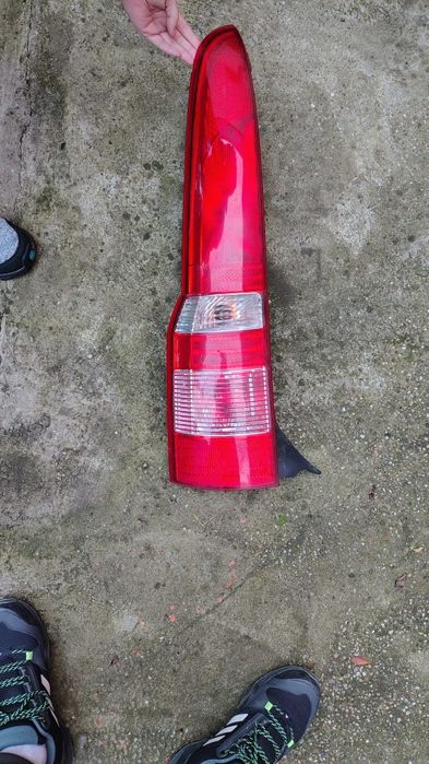 Vând lampa spate